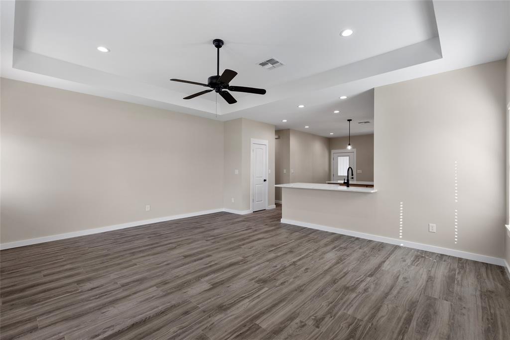 655 League Street - Photo 12