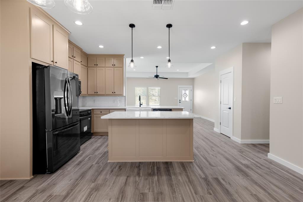 655 League Street - Photo 15
