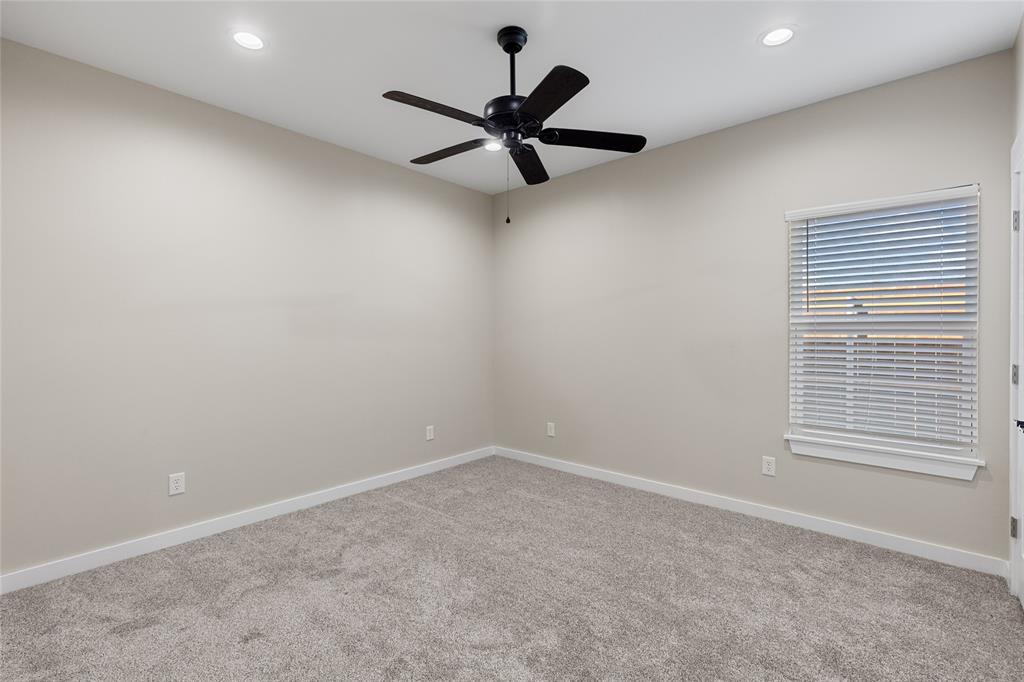 655 League Street - Photo 18
