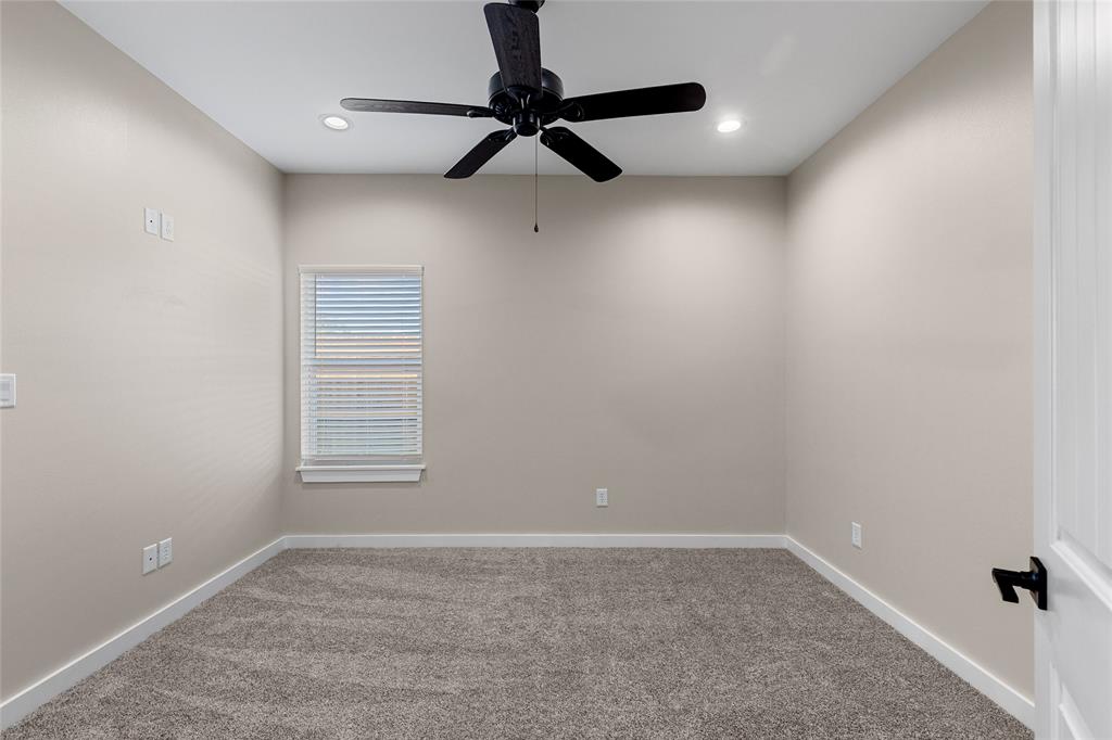 655 League Street - Photo 21