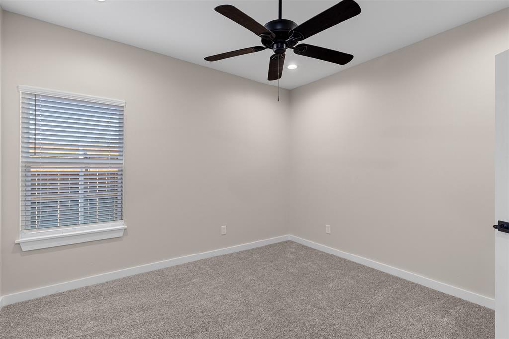 655 League Street - Photo 23