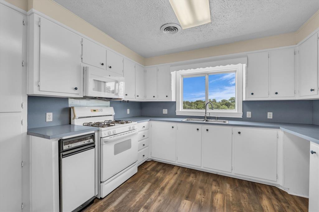 15288 Old China Spring Road - Photo 9