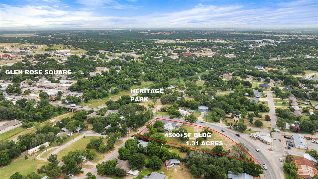 300 E Elm Street - Photo 1