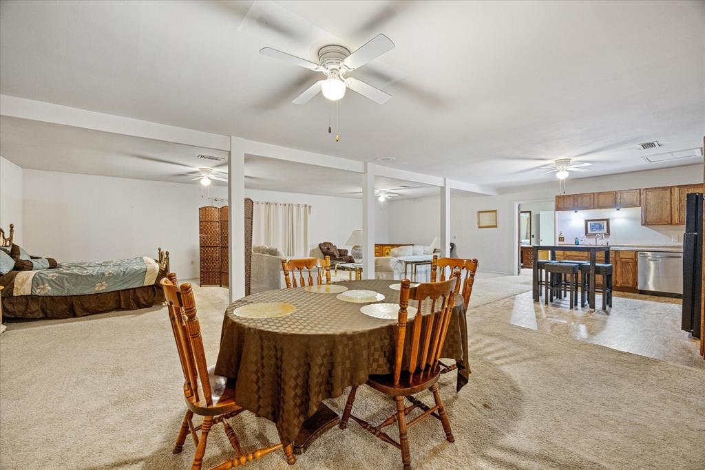 300 E Elm Street - Photo 11