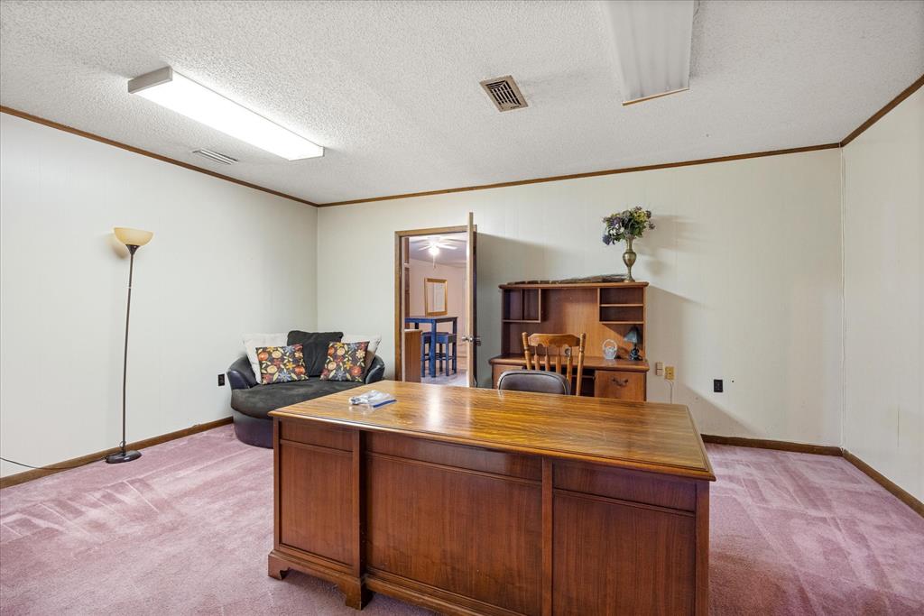 300 E Elm Street - Photo 15