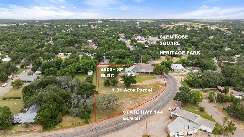 300 E Elm Street - Photo 2