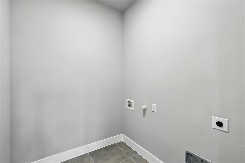 5005 Glenoaks Court - Photo 18