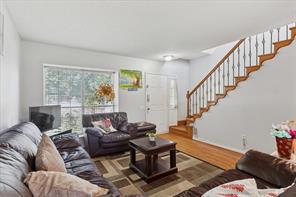 2528 Creekwood Lane - Photo 4