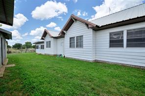 8 SW Poteet Road - Photo 21