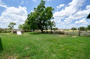 8 SW Poteet Road - Photo 22