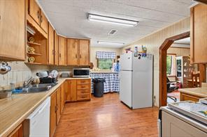 8 SW Poteet Road - Photo 33