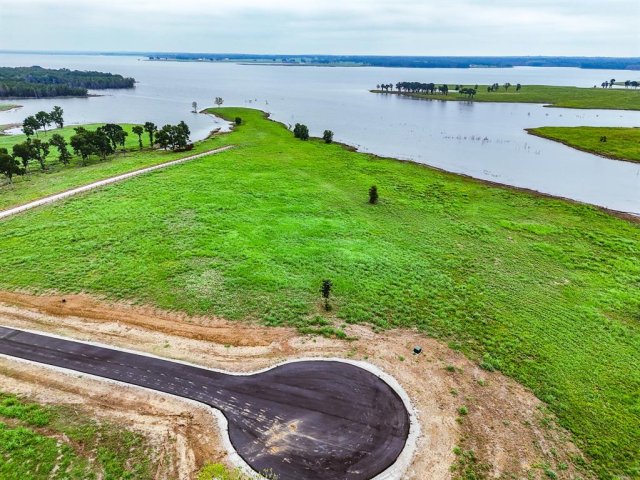 204 Lakeshore Lane