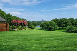 812 Sir Galahad Lane - Photo 4