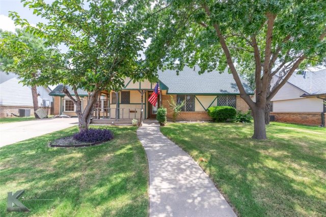 809 Chanticleers Lane