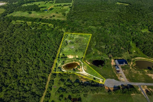 418 Pondview Lane
