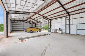 28400 W US Highway 82 - Photo 18