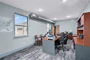 28400 W US Highway 82 - Photo 23