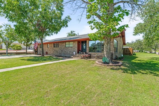 810 Alexander Road