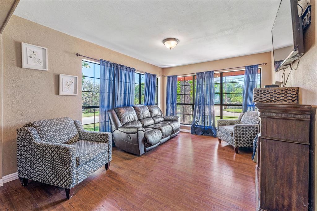 810 Alexander Road - Photo 4