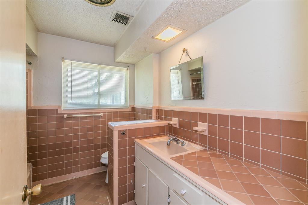 6207 Lyndon B Johnson Freeway - Photo 16