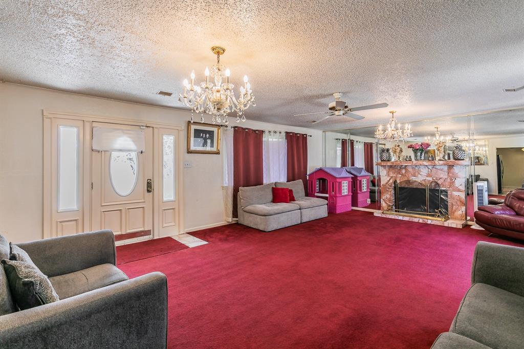 6207 Lyndon B Johnson Freeway - Photo 5