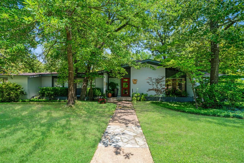3160 Allen - Photo 1