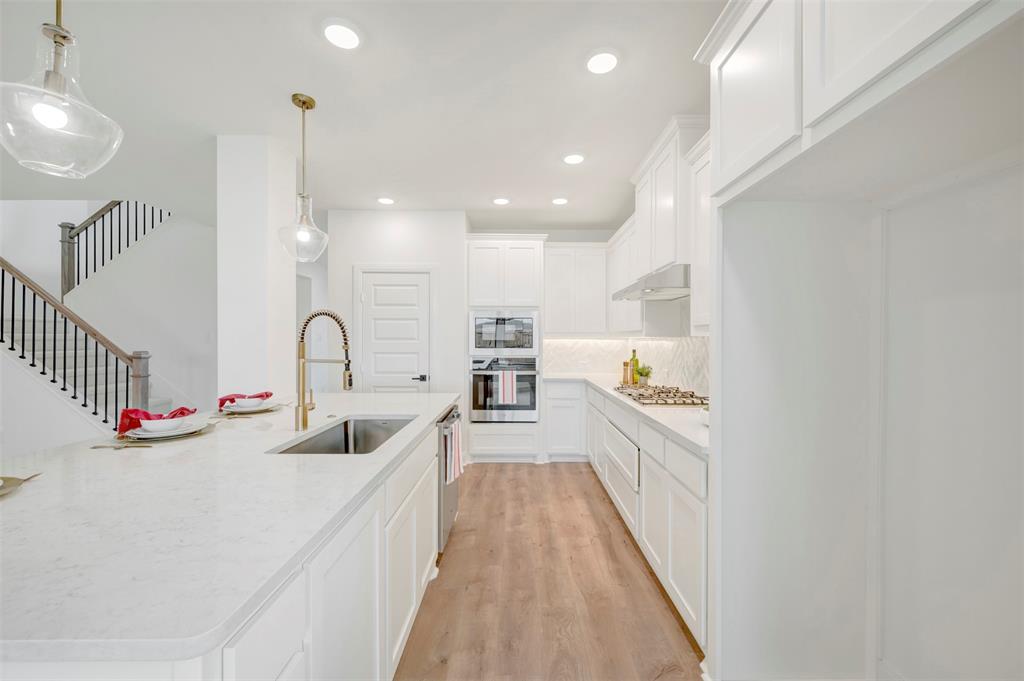 9713 Dahlia Boulevard - Photo 11