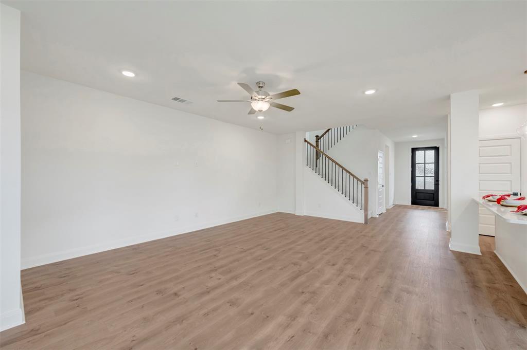 9713 Dahlia Boulevard - Photo 18