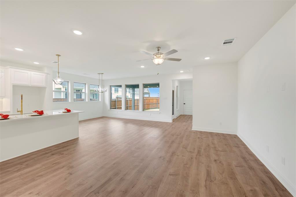9713 Dahlia Boulevard - Photo 20