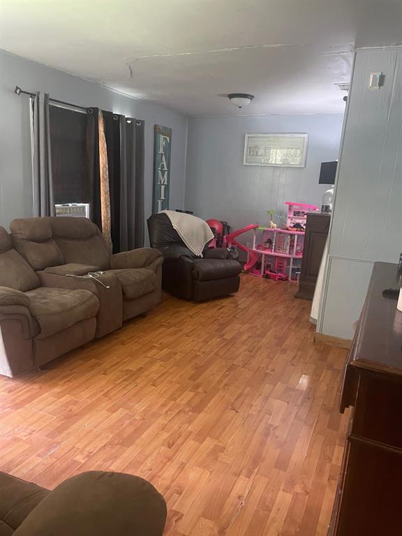 201 S Goddard Street - Photo 2