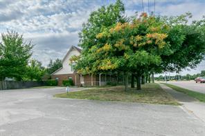 2335 W Green Oaks Boulevard - Photo 4