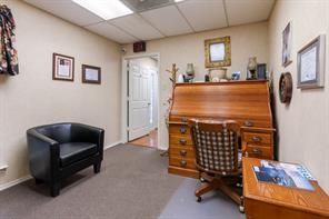 2335 W Green Oaks Boulevard - Photo 7