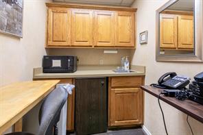 2335 W Green Oaks Boulevard - Photo 8