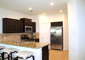 624 Yarborough Street - Photo 4