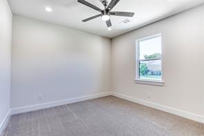 1044 Hidden Oaks Drive - Photo 26