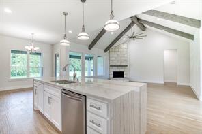 1044 Hidden Oaks Drive - Photo 4
