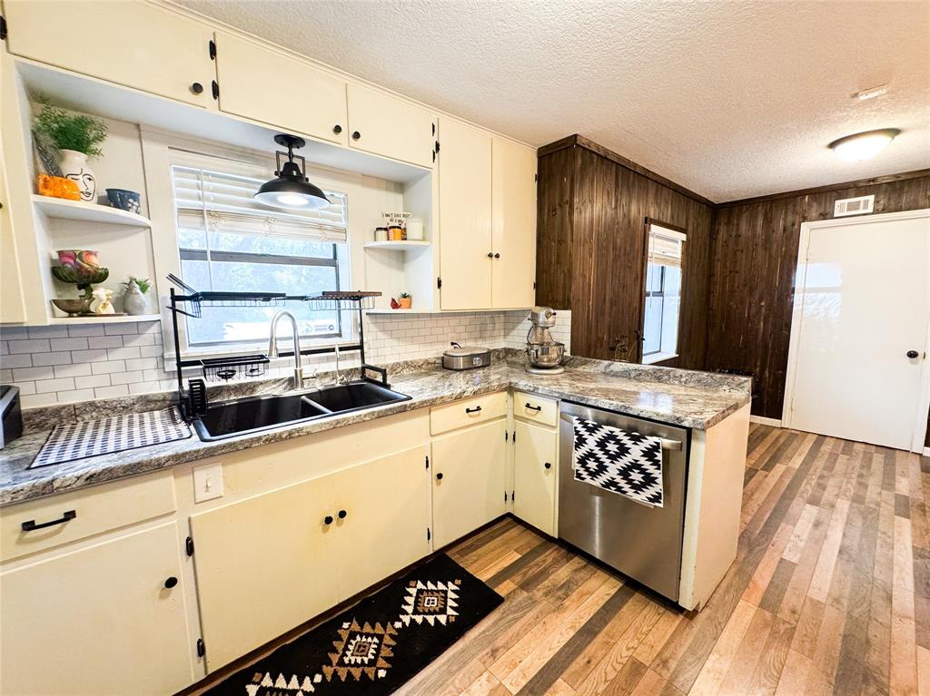 1303 Grand Central Avenue - Photo 13