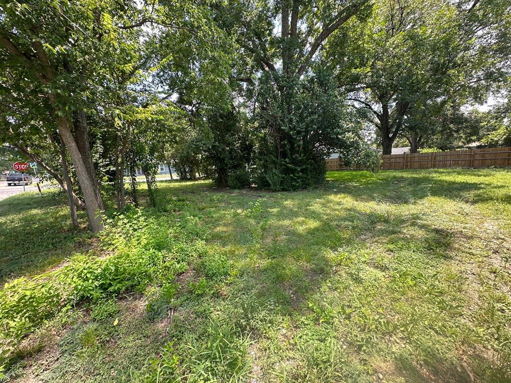 2504 McKenzie Avenue - Photo 4