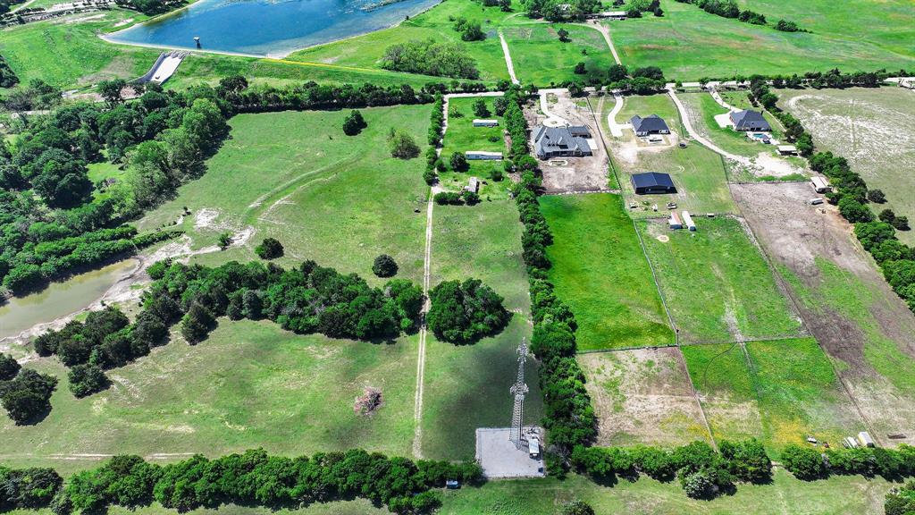 3291 Plainview Road - Photo 1