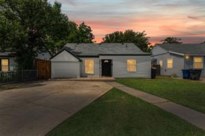 2327 Brookfield Avenue - Photo 2