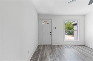 2327 Brookfield Avenue - Photo 5
