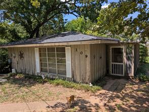 109 Circle Drive - Photo 2