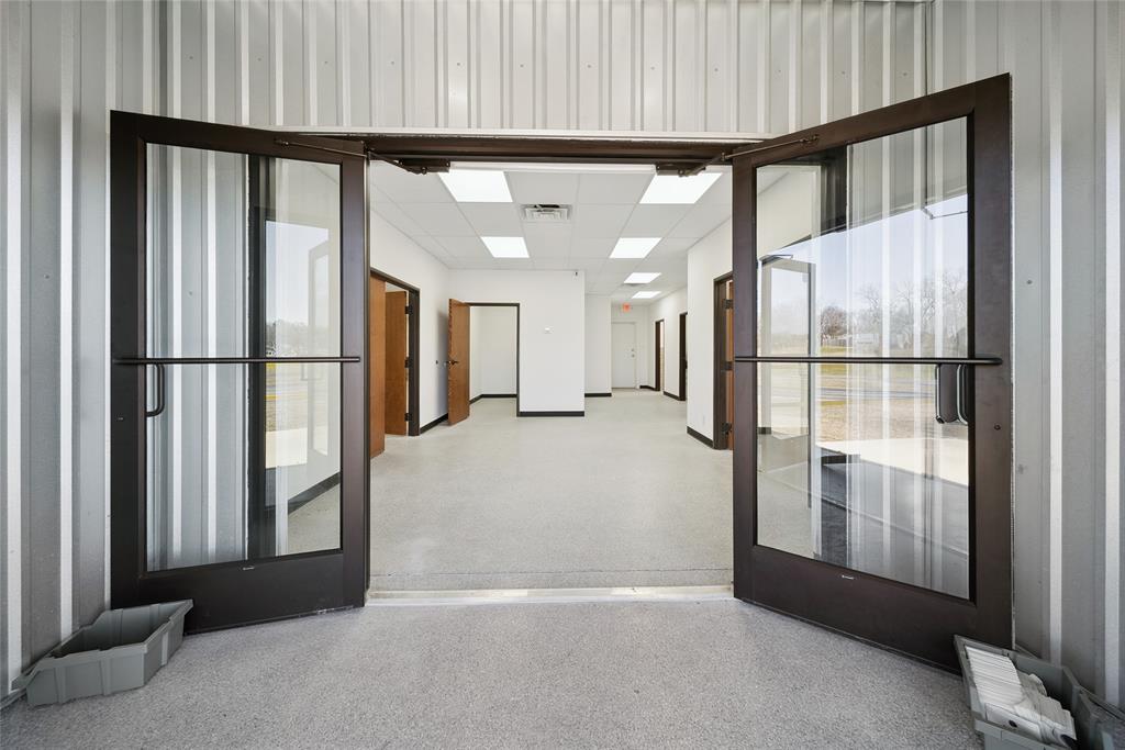 1020 N US HIGHWAY 69 - Photo 10