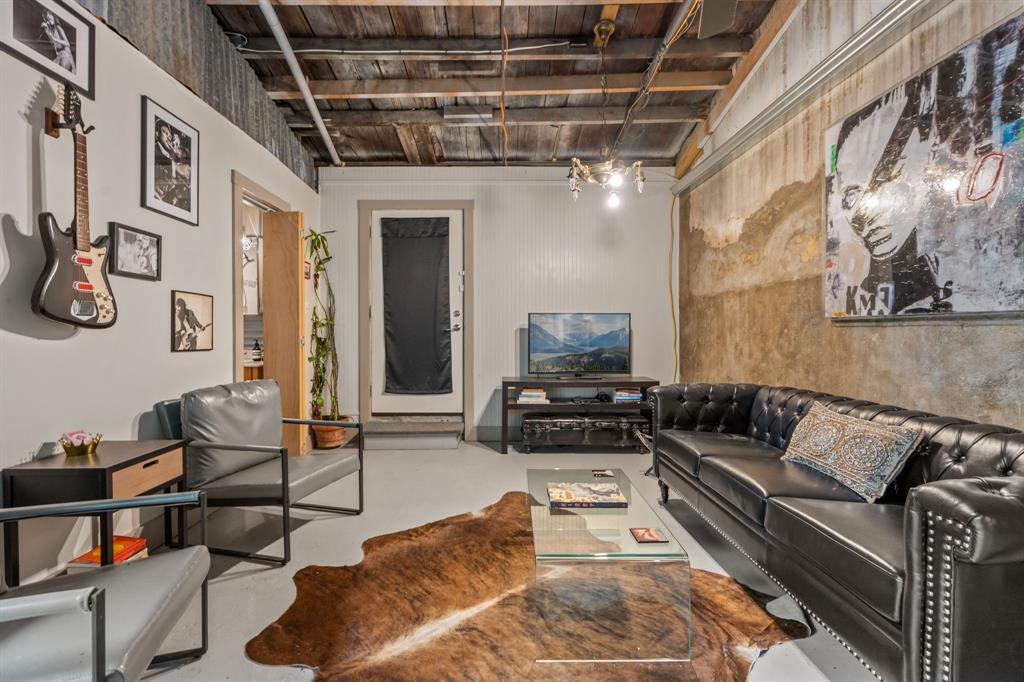 114 N Avenue D - Photo 12