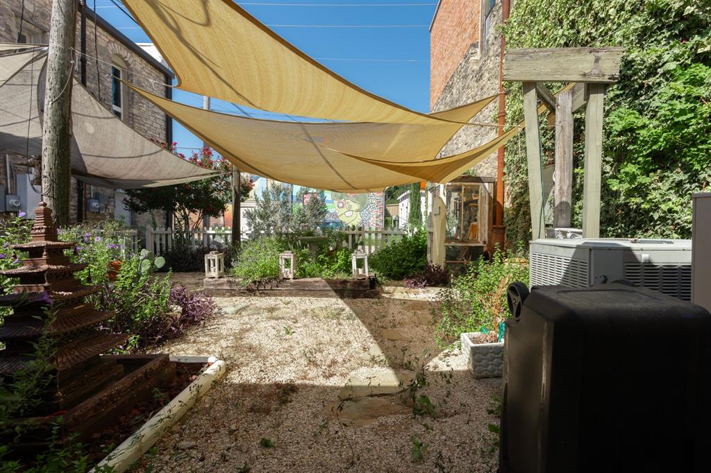 114 N Avenue D - Photo 16
