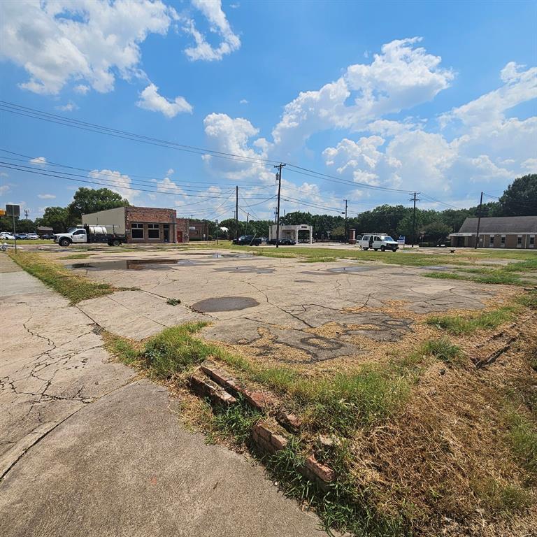 103-107 S Dallas Avenue - Photo 3