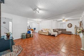 14330 S Highway 281 - Photo 15