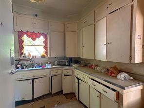 208 S Magnolia Street - Photo 5