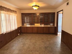 1009 11th Street NW - Photo 5