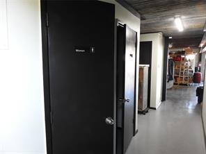 404 Chestnut Street - Photo 3